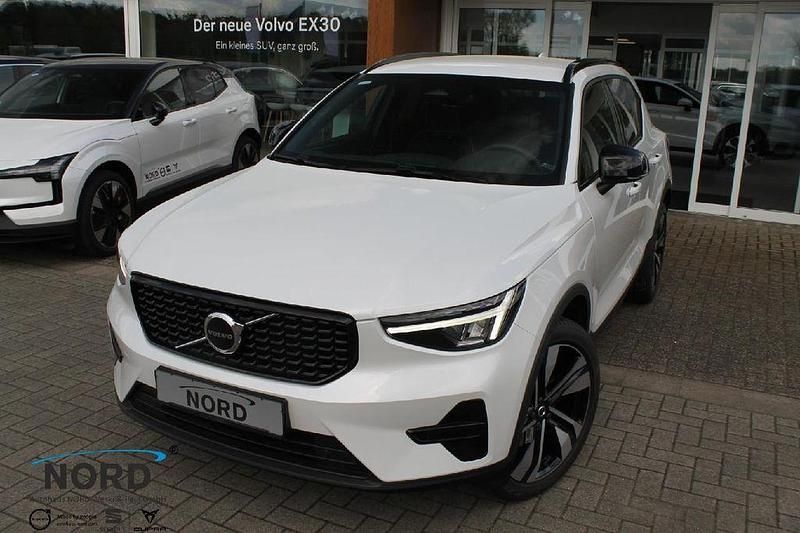 Gebraucht Volvo XC40 Plus 163 PS (119 kW) 2023 Weiß SUV