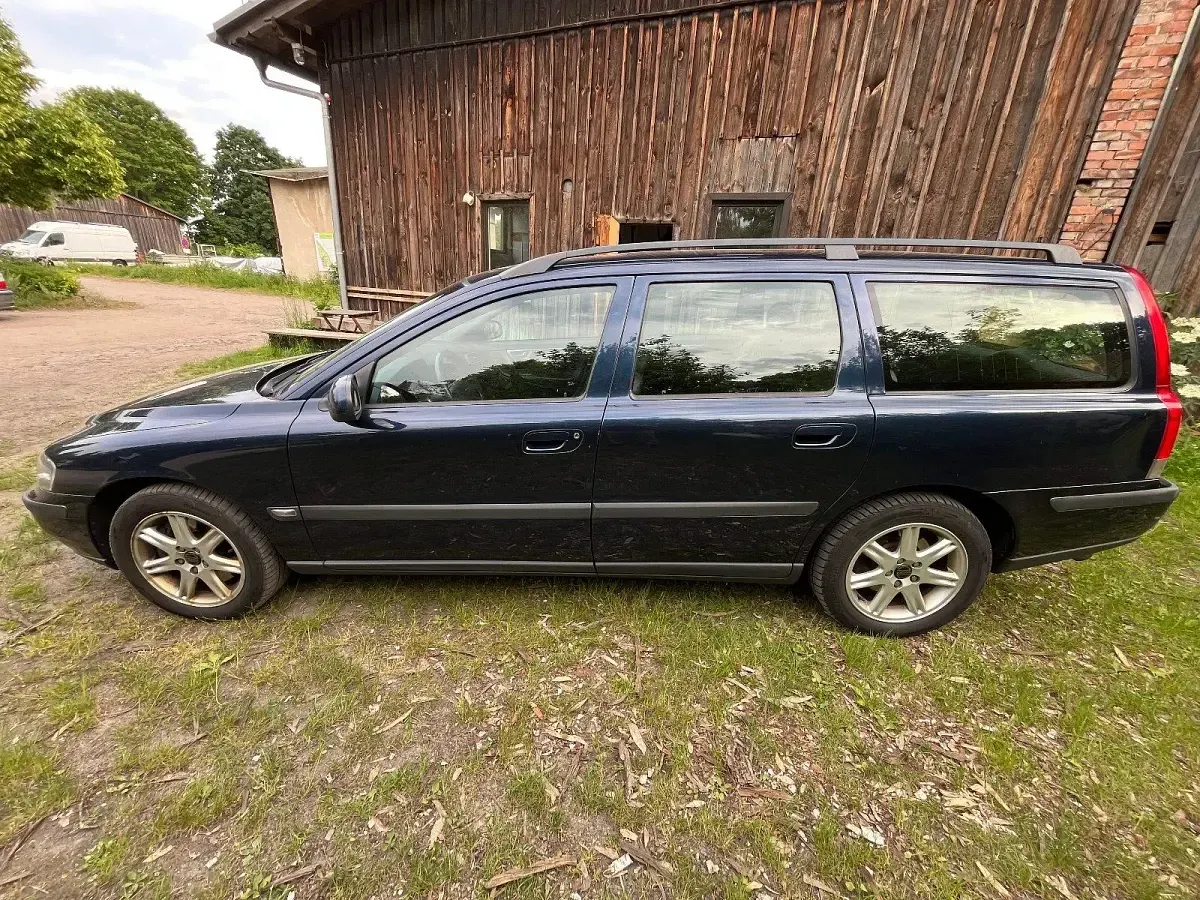 Gebraucht Volvo V70 140 PS (102 kW) 2002 Blau Kombi