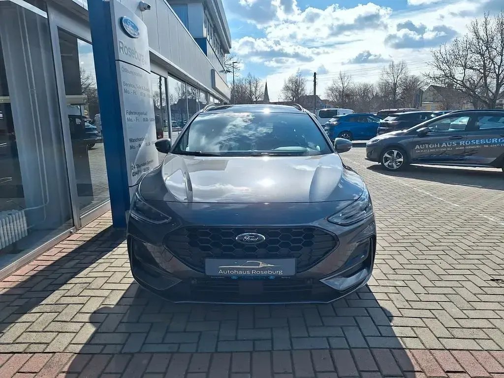 Gebraucht Ford Focus ST-Line X 155 PS (114 kW) 2024 Grau Limousine