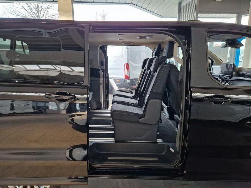 Neu Ford Tourneo Titanium 170 PS (125 kW) 2026 Schwarz Van / Kleinbus