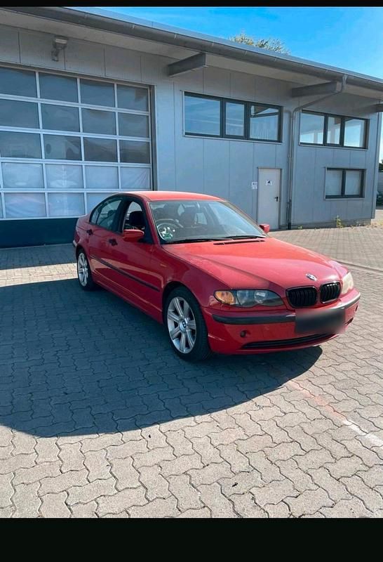Gebraucht BMW 318 143 PS (105 kW) 2002 Rot Limousine