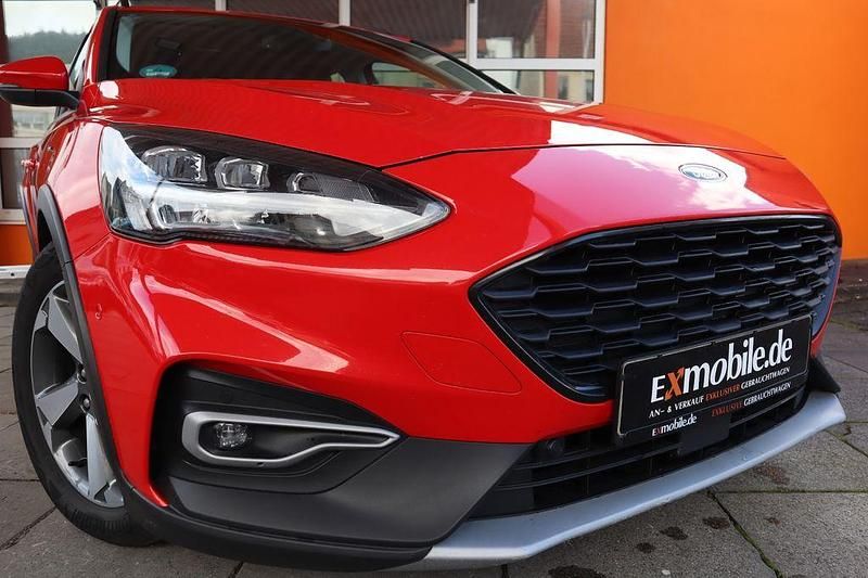 Rot Gebraucht 2020 Ford Focus Active X Limousine | 18.499 € (Fairer Preis) - Bild 1/4
