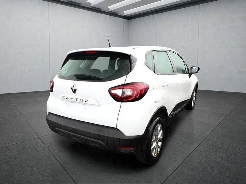 Second-hand Renault Captur 131 CP (96 kW) 2019 Alb SUV
