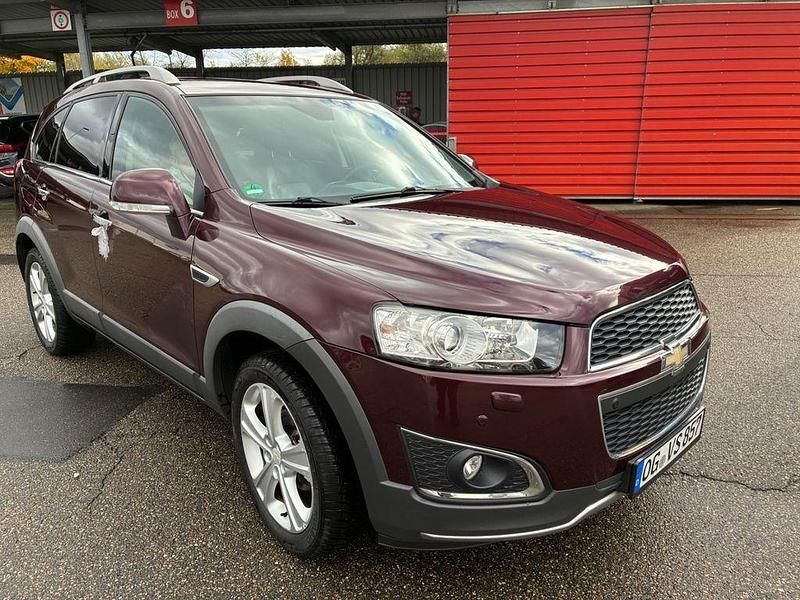 Rot Gebraucht 2013 Chevrolet Captiva LT SUV | 9.250 € (Fairer Preis) - Bild 1/4