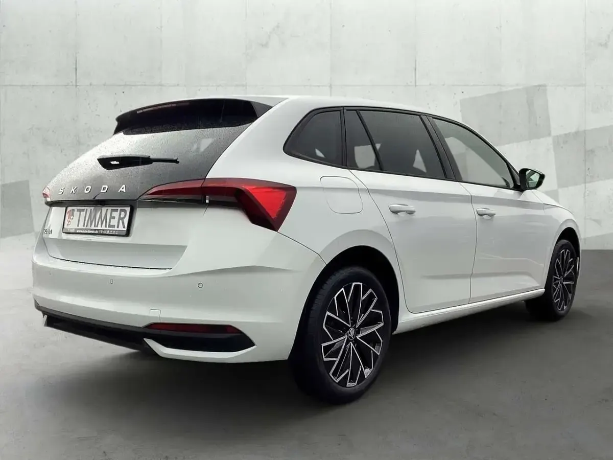 Neu Skoda Scala 150 PS (110 kW) 2026 Weiß Kleinwagen