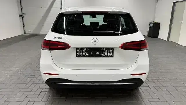 Gebraucht Mercedes B180 Style 136 PS (100 kW) 2019 Polarweiss Kleinwagen