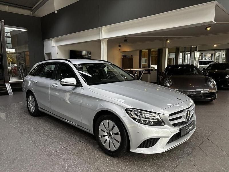 Gebraucht Mercedes C200 160 PS (117 kW) 2021 Iridiumsilber  metalliclack Kombi