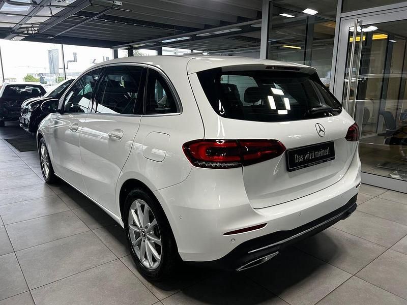Gebraucht Mercedes B250 Progressive 224 PS (164 kW) 2019 Weiß Van / Kleinbus