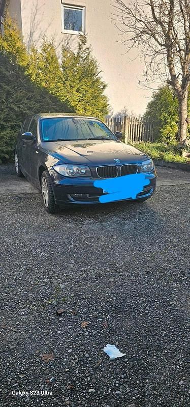 Blau Gebraucht 2009 BMW 118 Kleinwagen | 2.750 € (Guter Preis) - Bild 1/4