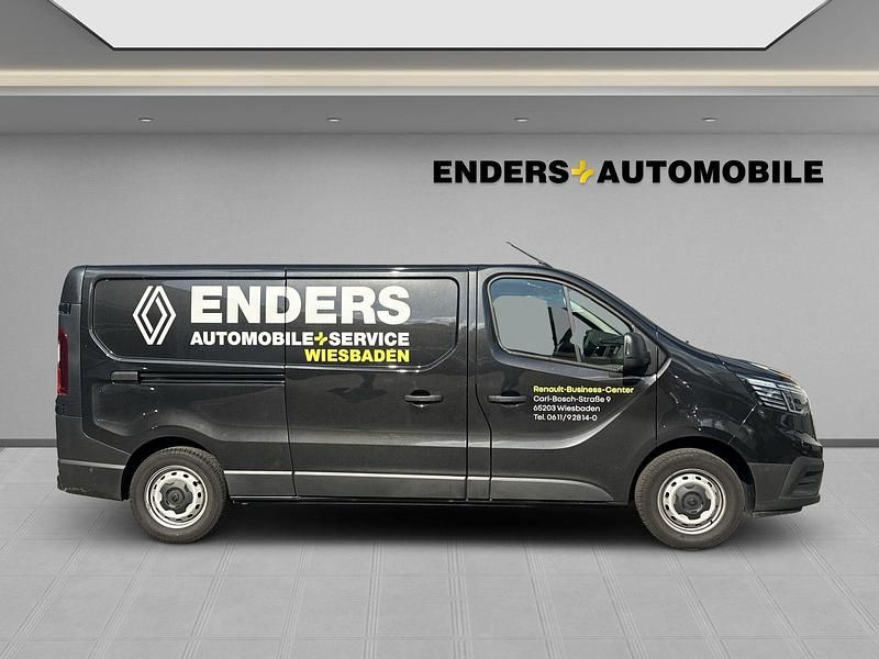 Gebraucht Renault Trafic Komfort 150 PS (110 kW) 2024 Schwarz midnight Van / Kleinbus