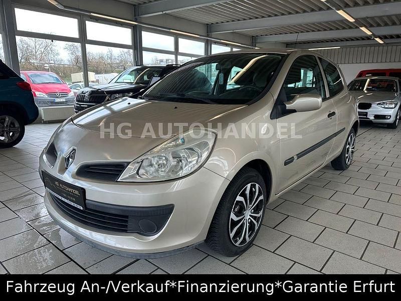 Gebraucht Renault Clio II 65 PS (47 kW) 2006 Gold Limousine