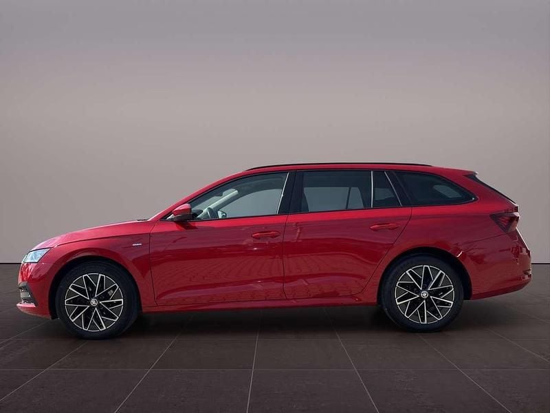 Gebraucht Skoda Octavia Clever 150 PS (110 kW) 2022 Rot Kombi