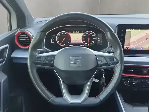 Gebraucht Seat Arona FR 110 PS (80 kW) 2023 "candy" weiss SUV