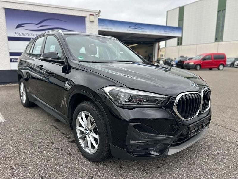 Schwarz Gebraucht 2022 BMW X1 Advantage SUV | 16.000 € (Superpreis) - Bild 1/4
