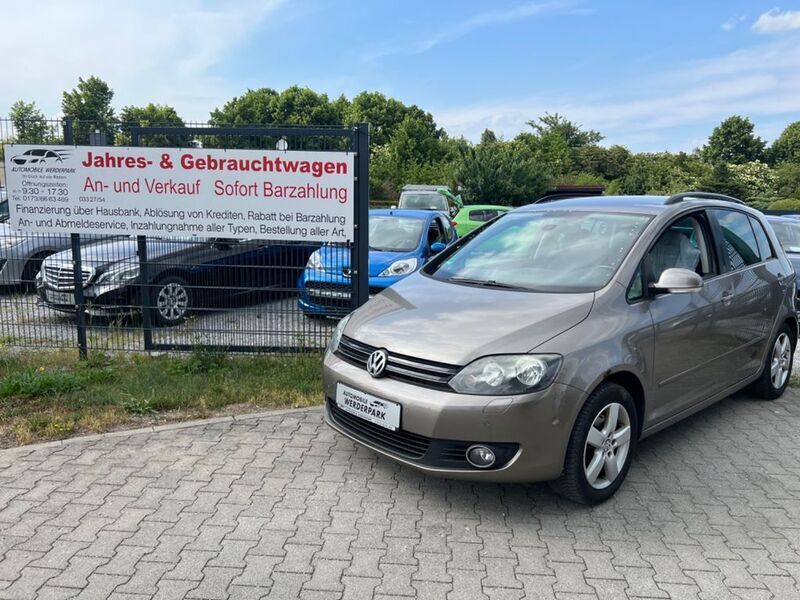 Braun Gebraucht 2011 VW Golf Plus Cross Team Van / Kleinbus | 8.999 € (Etwas zu teuer) - Bild 1/4