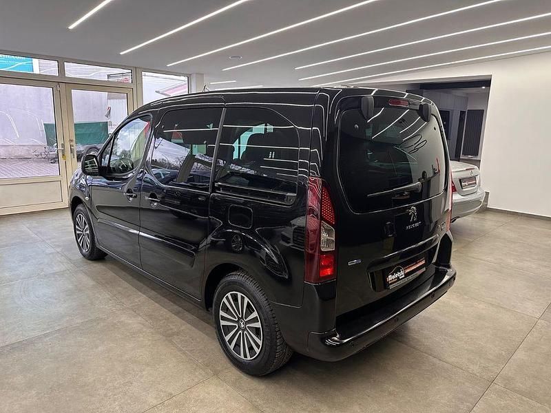 Gebraucht Peugeot TePee Allure 99 PS (72 kW) 2016 Schwarz Van / Kleinbus