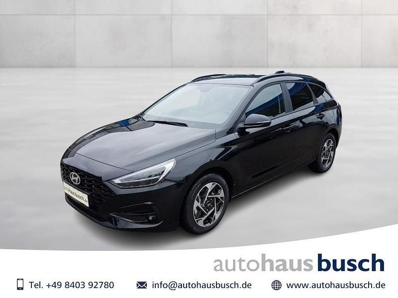 Schwarz Neu 2025 Hyundai i30 Limousine | 21.980 € (Guter Preis) - Bild 1/4