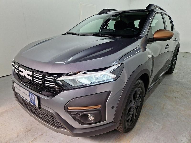 Grau Neu 2025 Dacia Sandero Extreme Kleinwagen | 19.989 € (Etwas zu teuer) - Bild 1/4