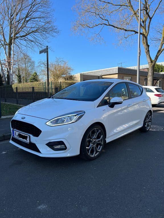 Weiß Gebraucht 2020 Ford Fiesta ST-Line Limousine | 14.300 € - Bild 1/4