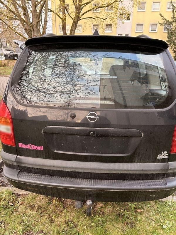 Gebraucht Opel Zafira 125 PS (91 kW) 2002 Schwarz Van / Kleinbus