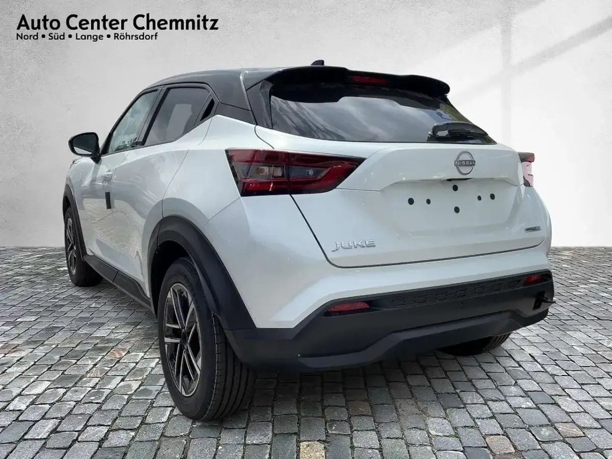 Neu Nissan Juke N-Connecta 114 PS (83 kW) 2025 White/black SUV