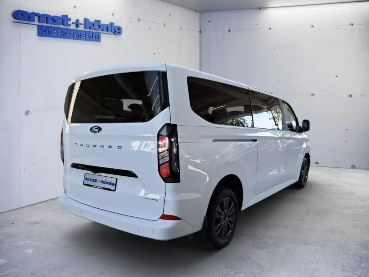 Gebraucht Ford Tourneo Custom Titanium 170 PS (125 kW) 2024 Van