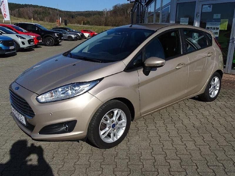 Gebraucht Ford Fiesta SYNC Edition 82 PS (60 kW) 2015 Urban beige (metallic) Limousine