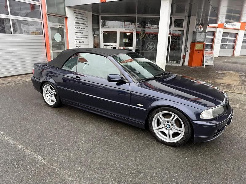 Gebraucht BMW 318 Cabriolet 143 PS (105 kW) 2002 Blau Cabrio