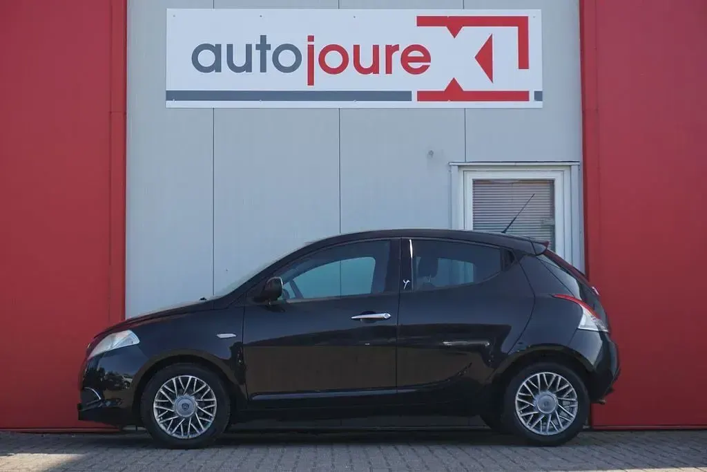 Gebraucht Lancia Ypsilon Silver 86 PS (63 kW) 2011 Schwarz Kleinwagen