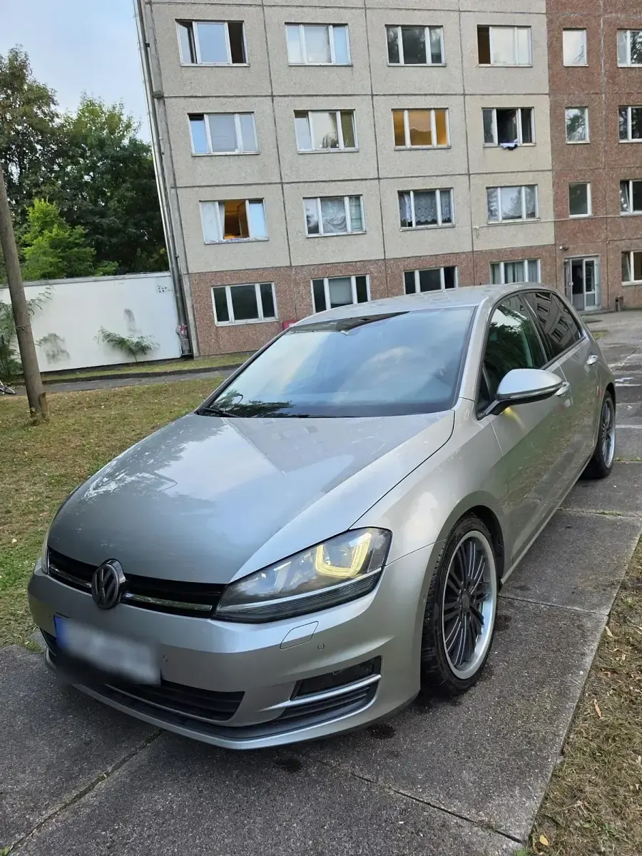 Gebraucht VW Golf VII Comfortline 105 PS (77 kW) 2013 Silber Limousine