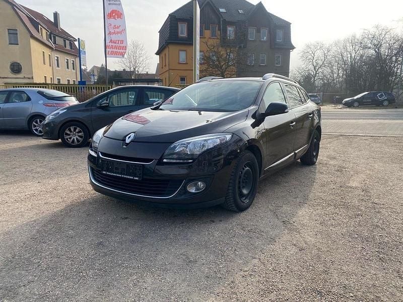 Braun Gebraucht 2013 Renault Mégane III Bose Edition Limousine | 2.900 € (Guter Preis) - Bild 1/4