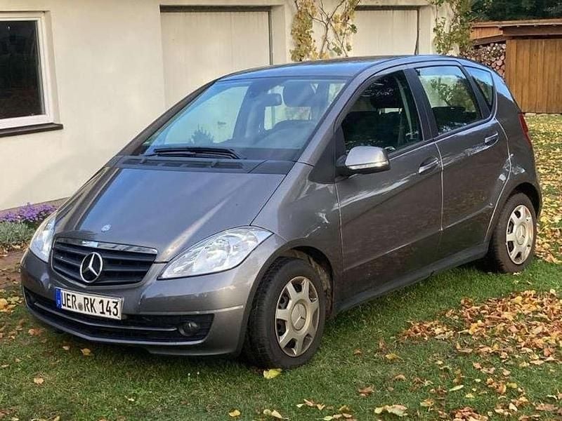 Grau Gebraucht 2009 Mercedes A150 Avantgarde Limousine | 3.300 € (Superpreis) - Bild 1/4