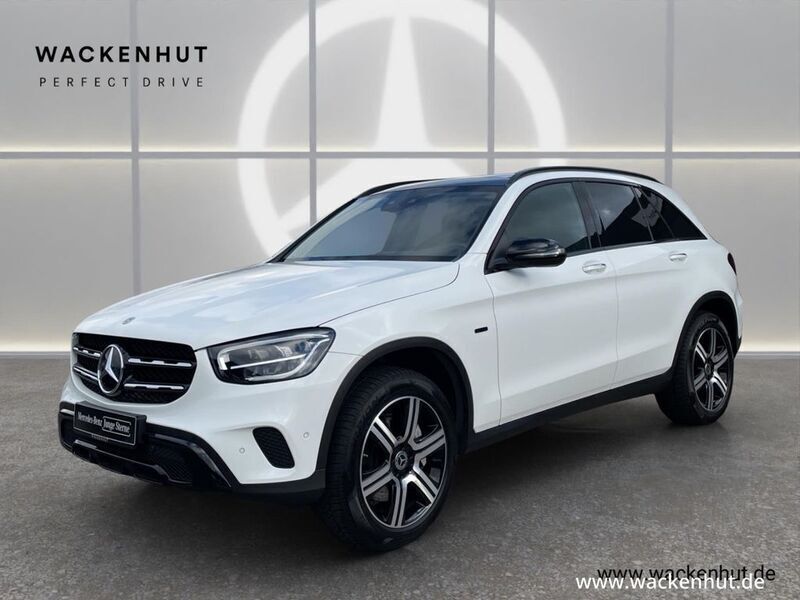 Weiss Gebraucht 2020 Mercedes GLC300e Night SUV | 36.470 € (Fairer Preis) - Bild 1/4