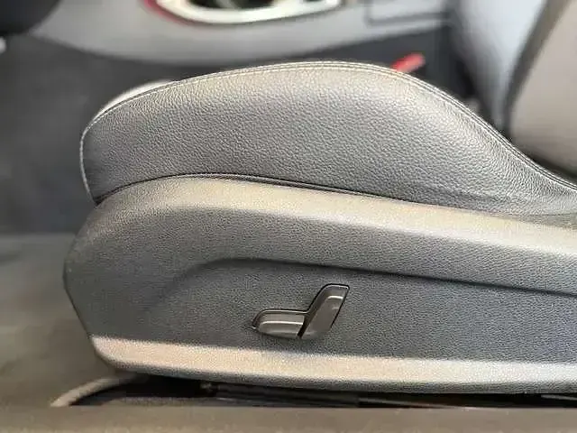 Gebraucht Mercedes E220 Night 194 PS (142 kW) 2019 Grau Coupé