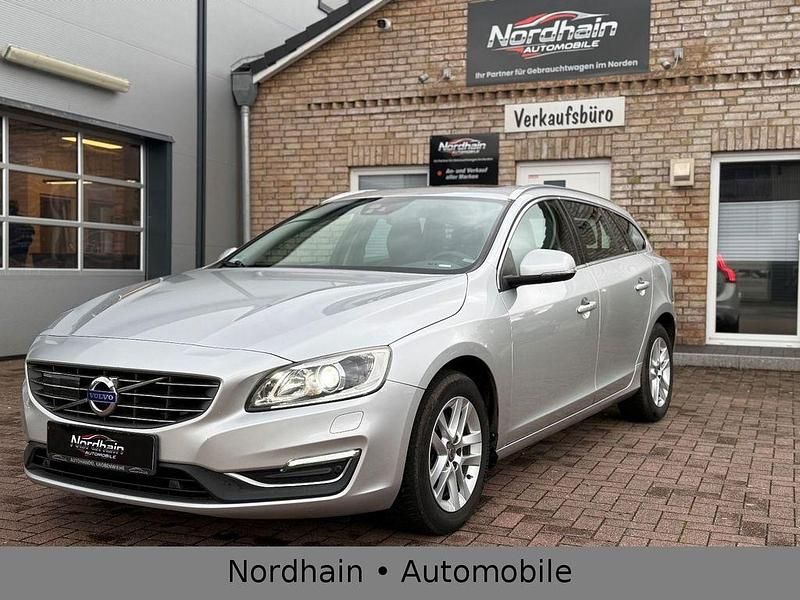 Silber Gebraucht 2016 Volvo V60 Summum Kombi | 14.799 € (Fairer Preis) - Bild 1/4