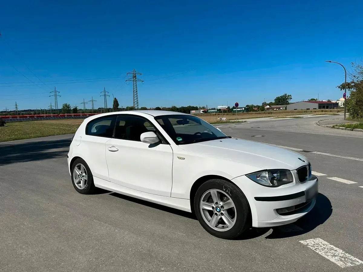 Gebraucht BMW 116 122 PS (89 kW) 2010 Weiß Kleinwagen