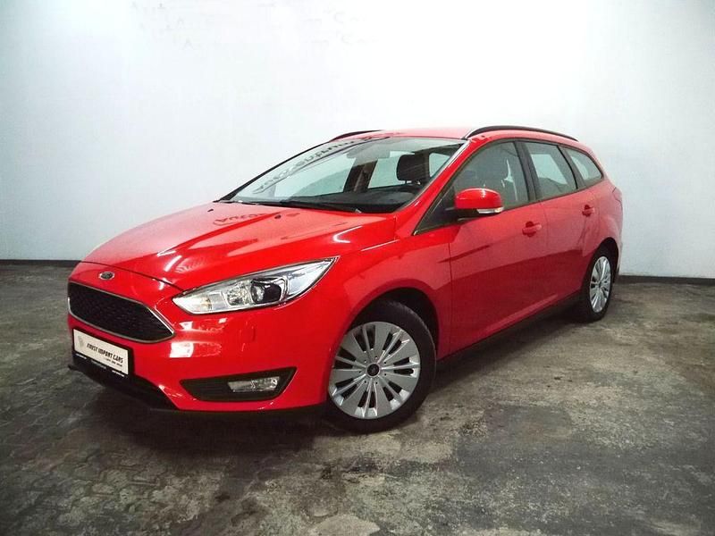 Gebraucht Ford Focus Business Edition 120 PS (88 kW) 2017 Rot Limousine