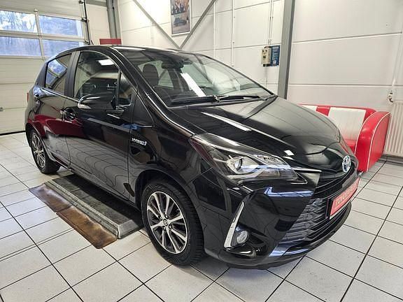 Gebraucht Toyota Yaris Hybrid Basis 100 PS (73 kW) 2020 Mysticschwarz mica