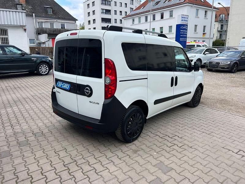Second-hand Opel Combo 105 CP (77 kW) 2017 Alb Monovolum