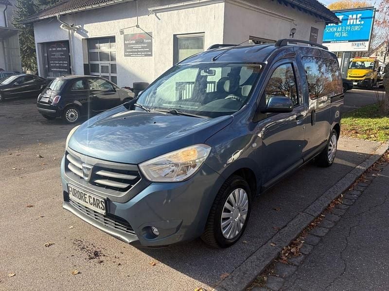 Blau Gebraucht 2014 Dacia Dokker Lauréate Van / Kleinbus | 8.950 € (Guter Preis) - Bild 1/4