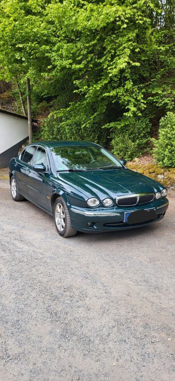Grün Gebraucht 2002 Jaguar X-type Limousine | 1.500 € (Guter Preis) - Bild 1/4