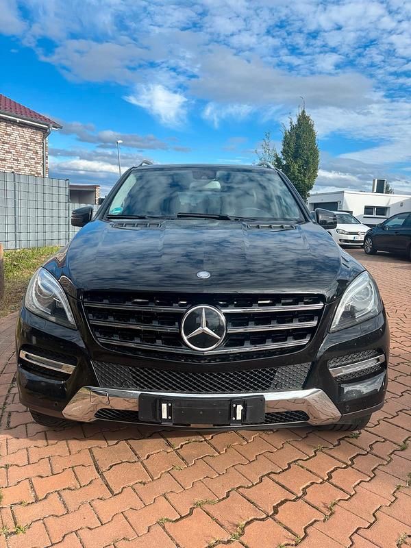 Schwarz Gebraucht 2012 Mercedes ML350 AMG SUV | 14.300 € (Superpreis) - Bild 1/4