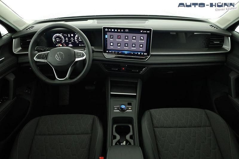 Neu VW Tayron Life 204 PS (150 kW) 2025 Grenadillschwarz metallic SUV