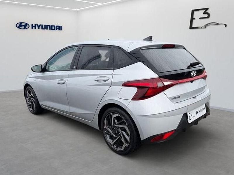 Gebraucht Hyundai i20 Edition 30+ 100 PS (73 kW) 2022 Sleek silver / met Kleinwagen