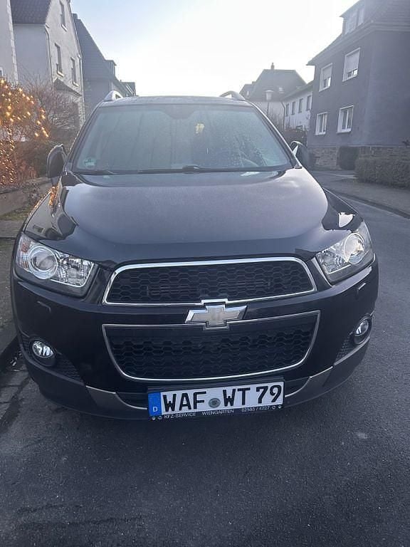 Schwarz Gebraucht 2012 Chevrolet Captiva LT SUV | 4.699 € (Superpreis) - Bild 1/4