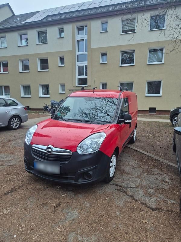 Second-hand Opel Combo 90 CP (66 kW) 2016 Roșu Monovolum
