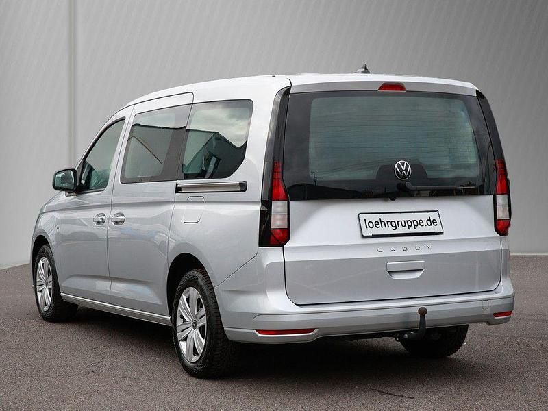 Gebraucht VW Caddy Maxi Basis 102 PS (75 kW) 2023 Silber Van / Kleinbus