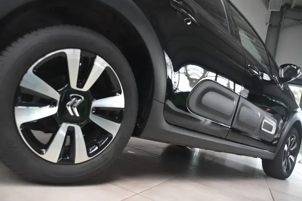 Gebraucht Citroën C3 110 PS (80 kW) 2024 Schwarz Limousine