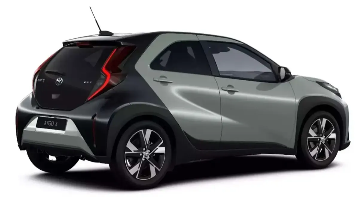 Neu Toyota Aygo X 116 PS (85 kW) 2026 Urban khaki/ night sky black SUV