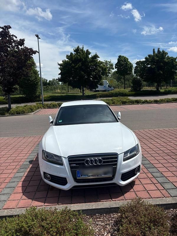 Weiß Gebraucht 2011 Audi A5 S-Line Coupé | 10.950 € (Fairer Preis) - Bild 1/4